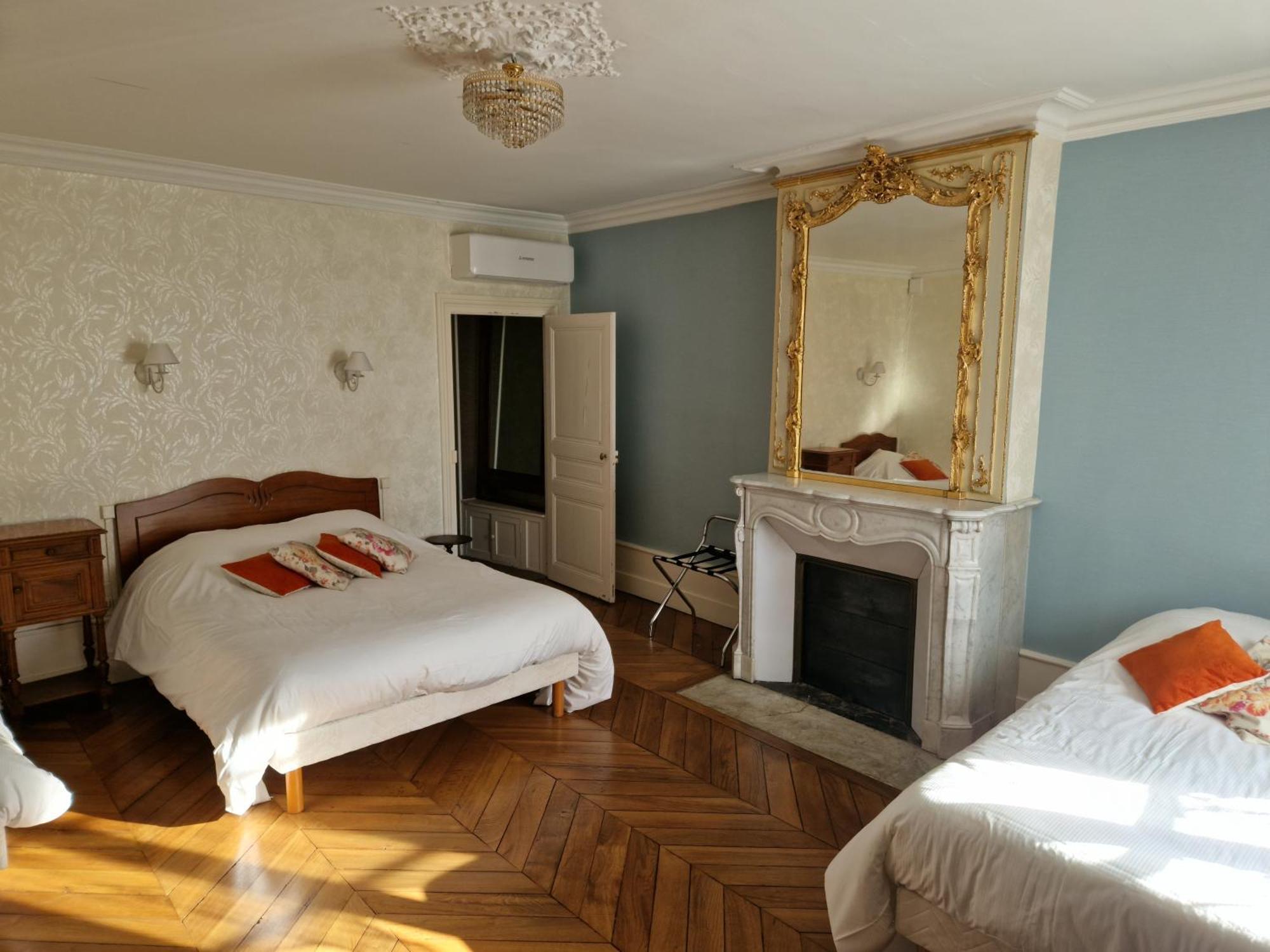 Hotel De La Ferte Chagny  Eksteriør bilde